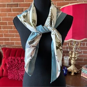 NWT beautiful blue and cream square scarve